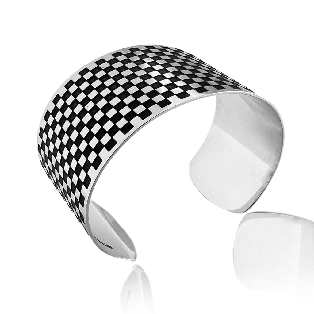 Chequerboard cuff oxidized medium side view