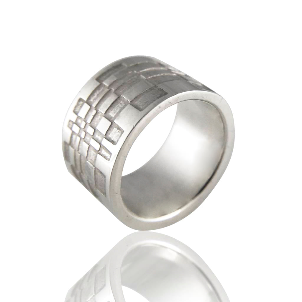 Silver thumb ring polished