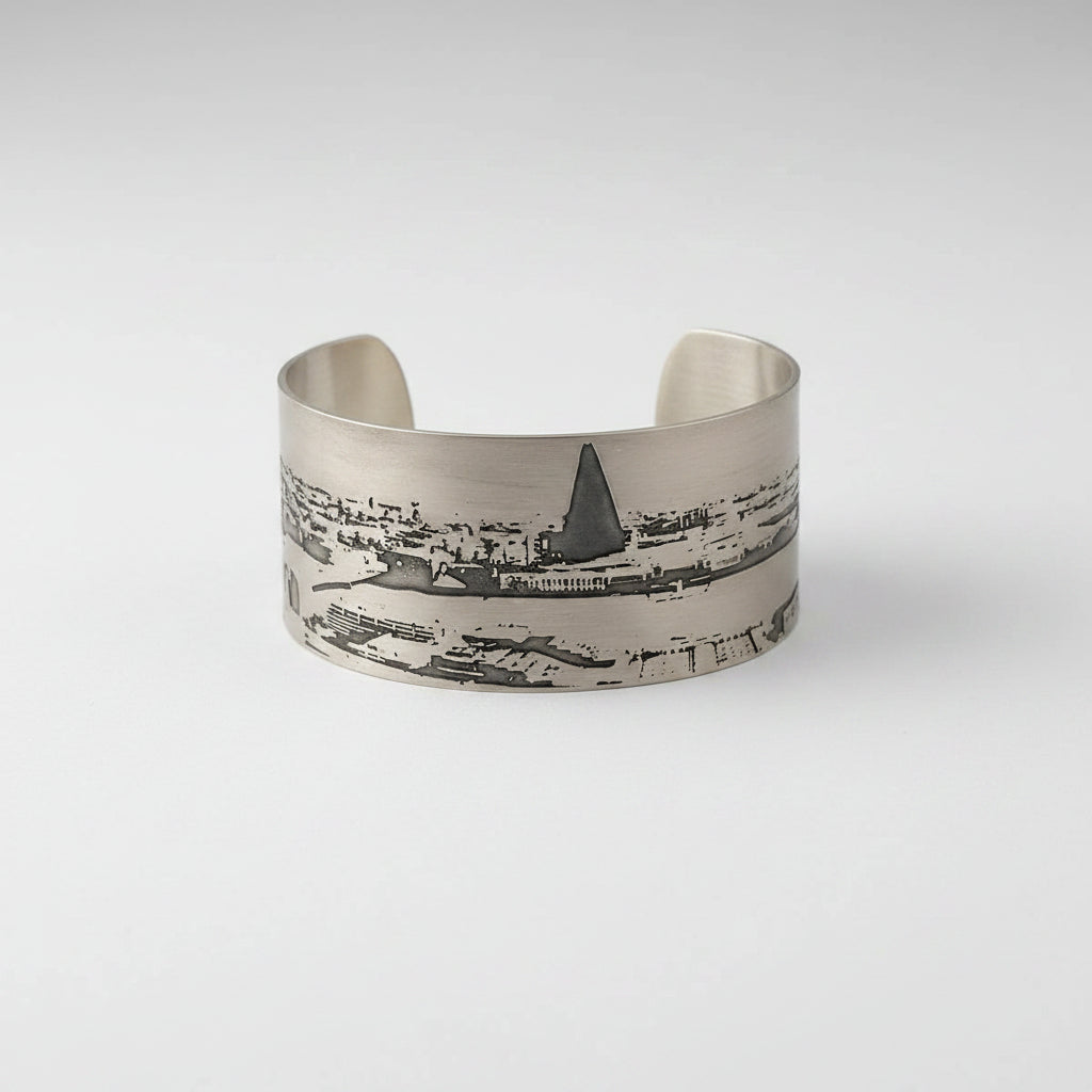 THE SHARD CUFF MEDIUM frontal
