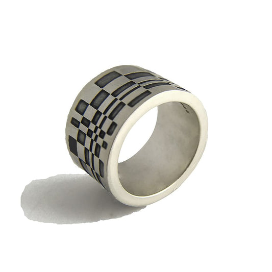 Thumb Silver Ring Lateral