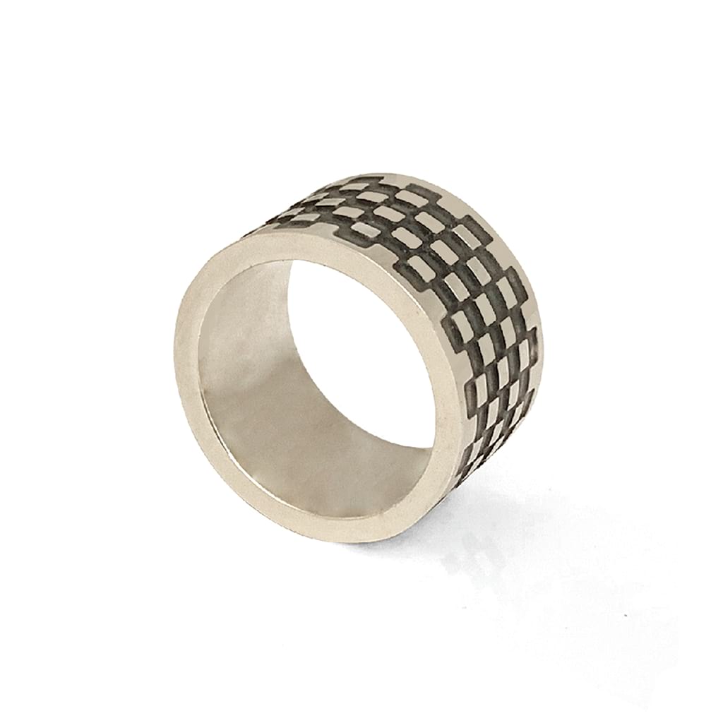 Solid silver ring with square pattern